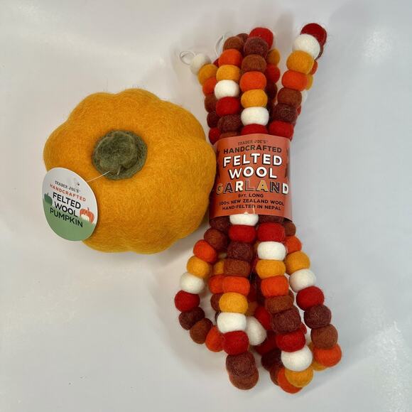Trader Joe’s Handcrafted 9' Felted Wool Garland And Pumpkin Fall Thanksgiving - Picture 1 of 2